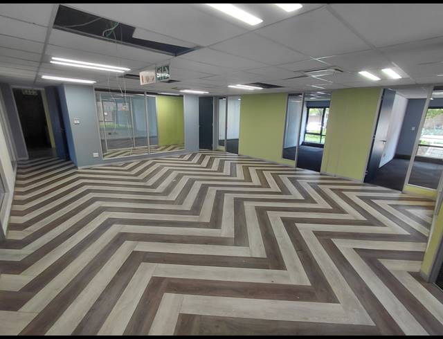 344M² OFFICE TO LET IN MAGALIESSIG